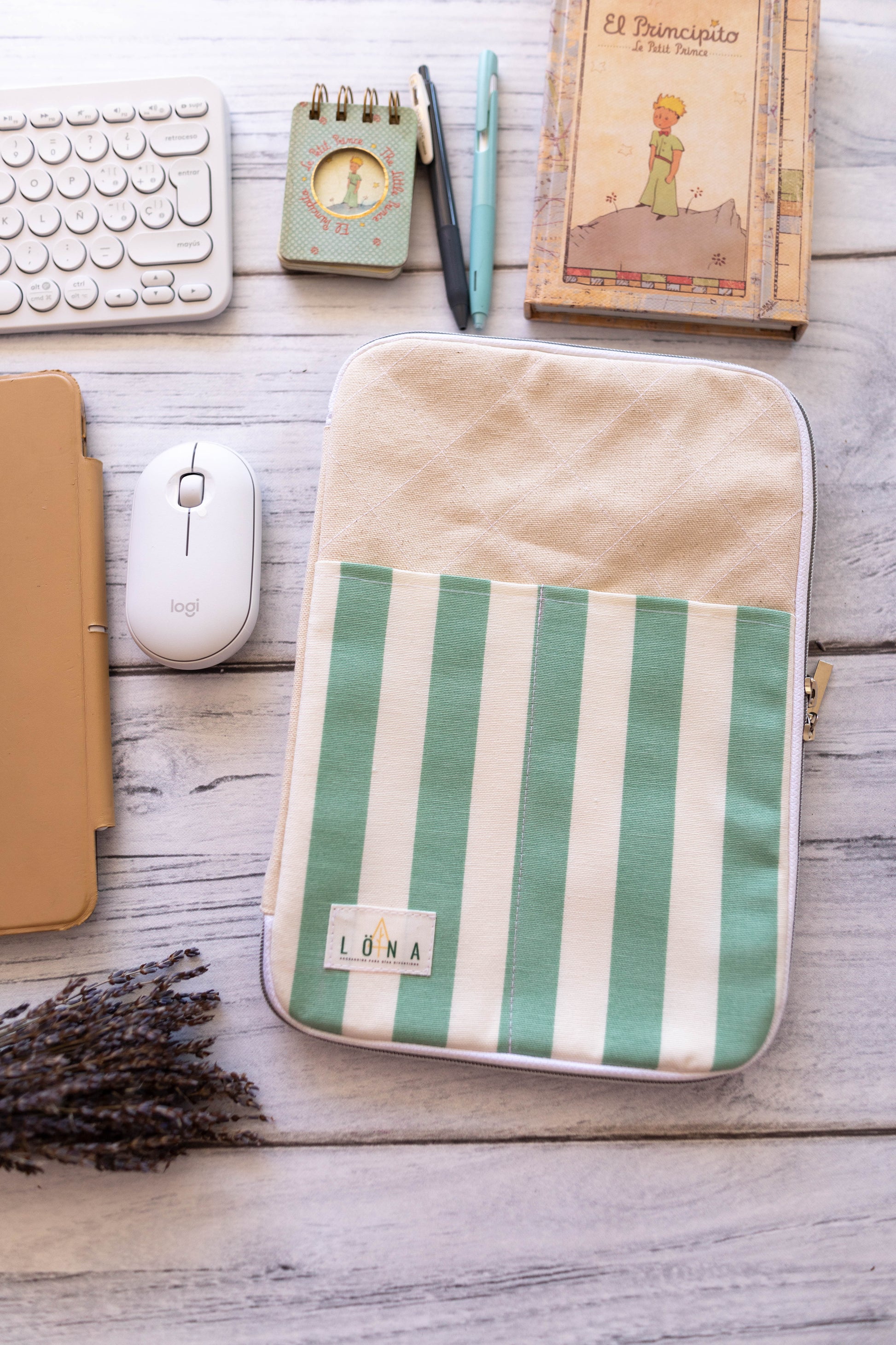 FUNDA NOTEBOOK