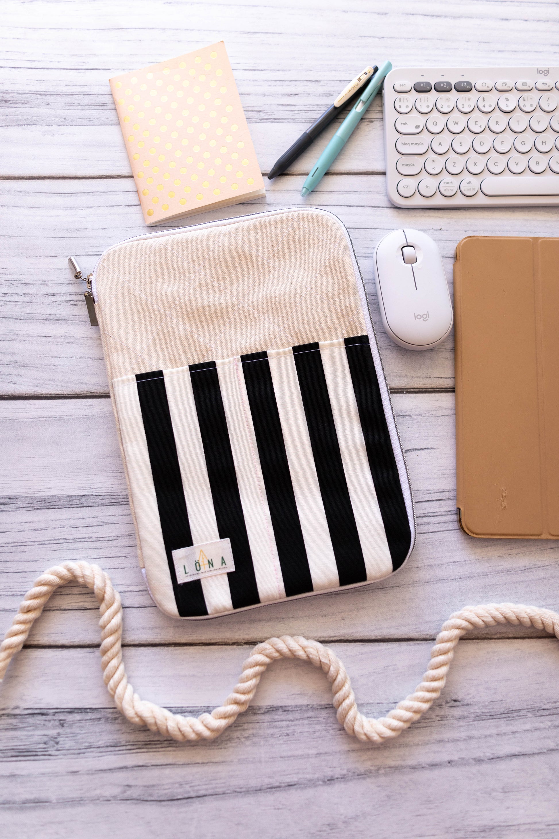 FUNDA NOTEBOOK
